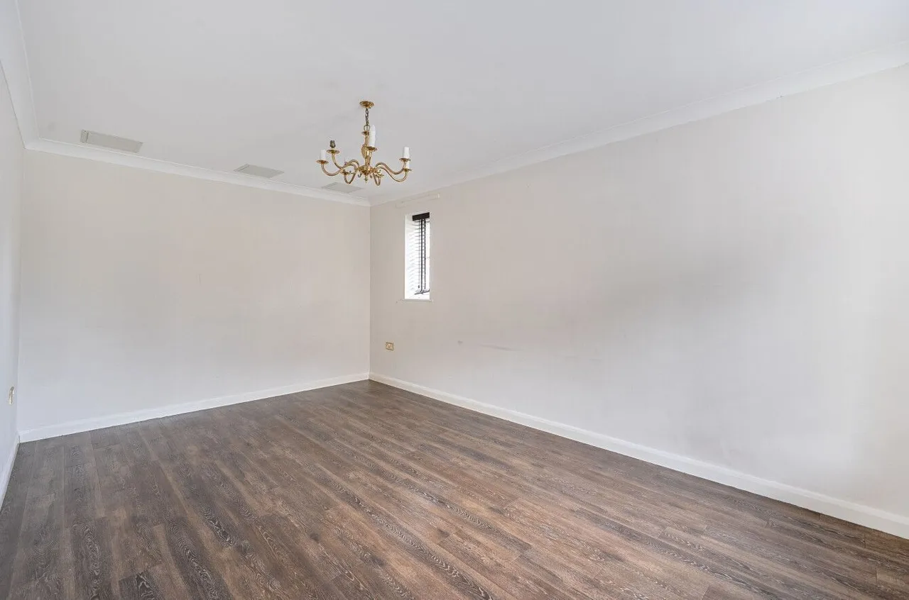 Lewis Close, Chilcompton, BA3, photo 9