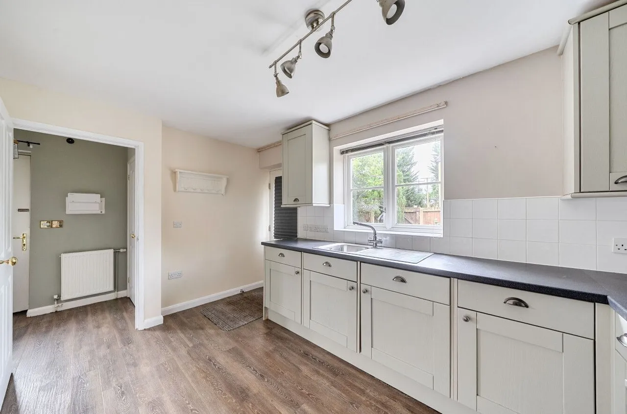Lewis Close, Chilcompton, BA3, photo 5