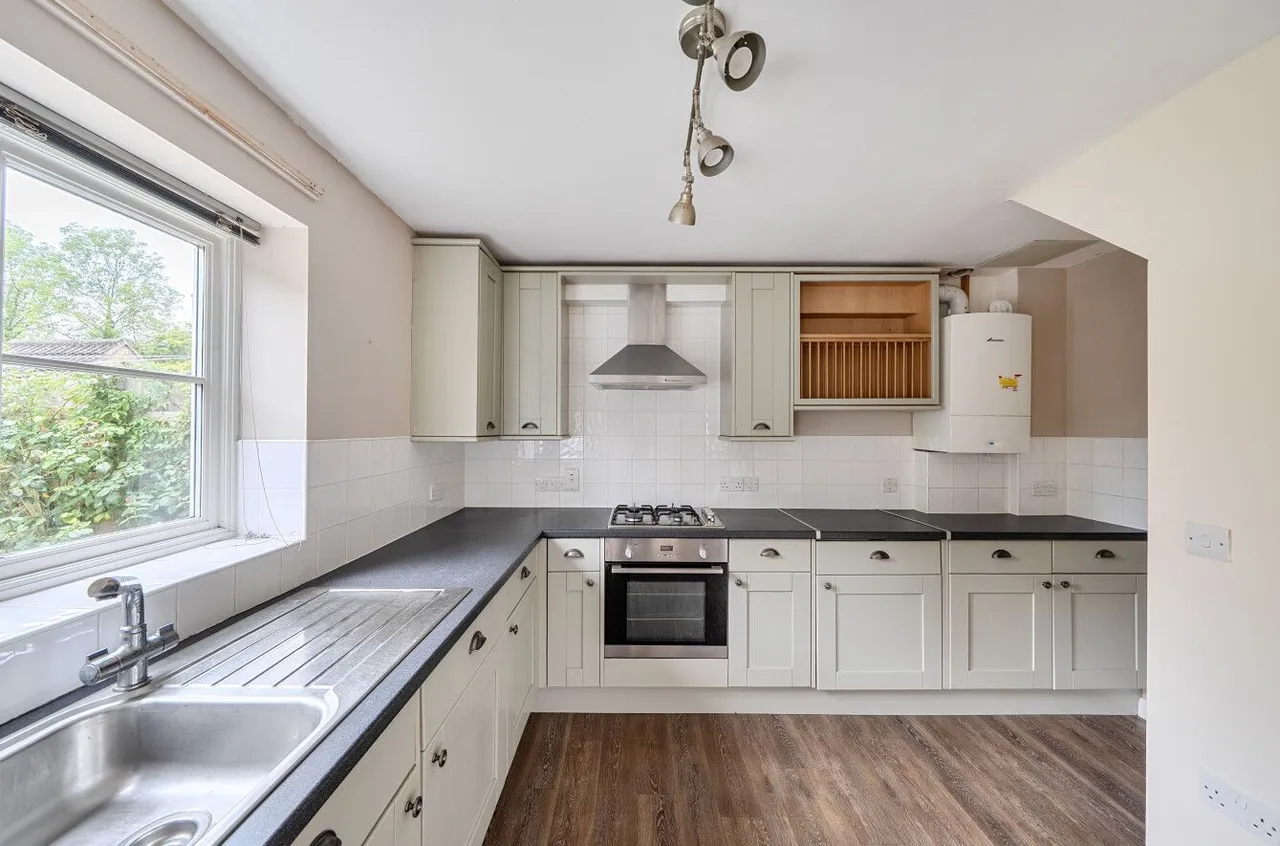 Lewis Close, Chilcompton, BA3, photo 2
