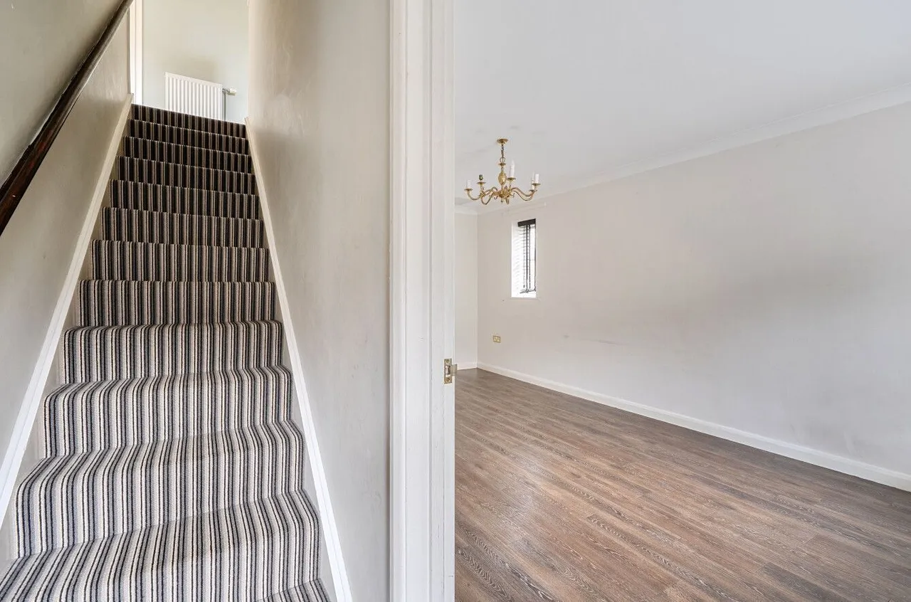 Lewis Close, Chilcompton, BA3, photo 8