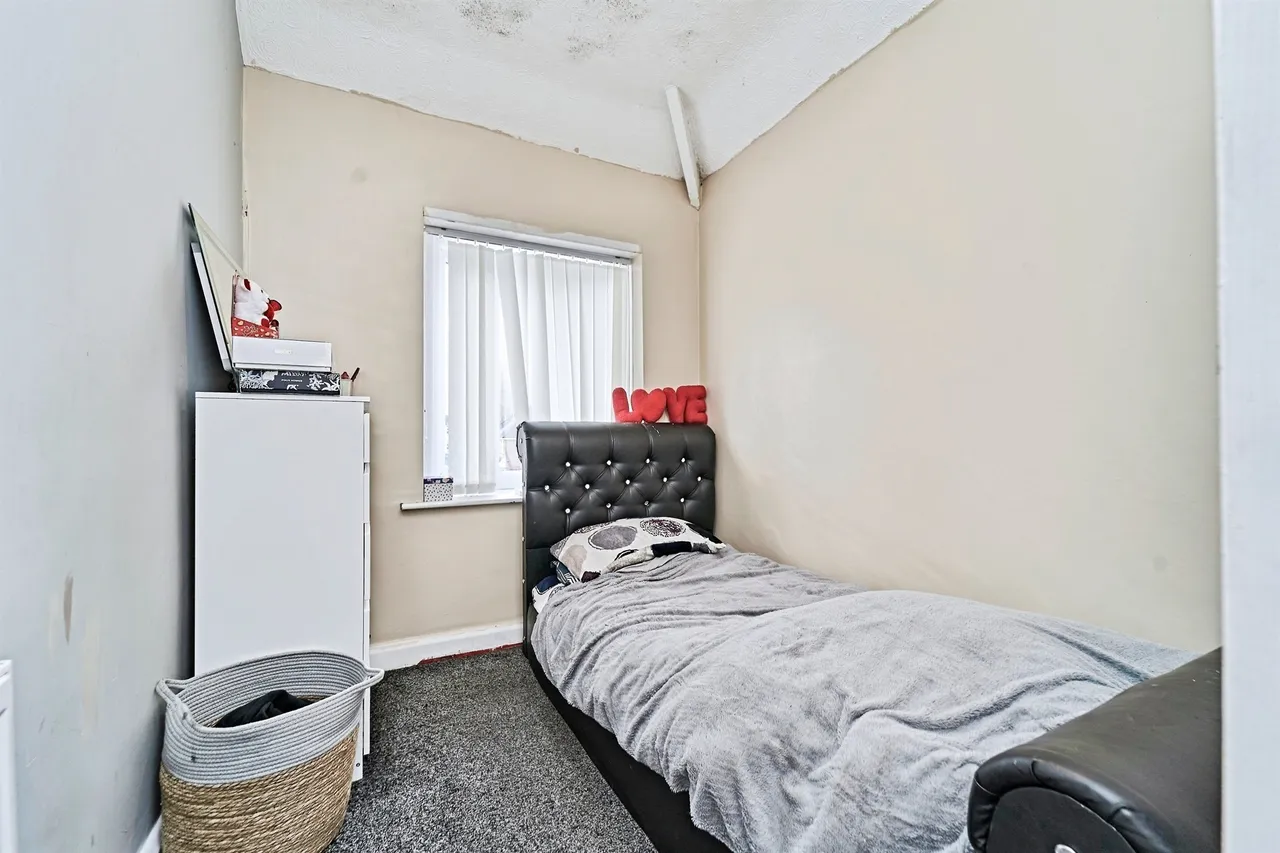Laburnum Road, Tipton, DY4, photo 14