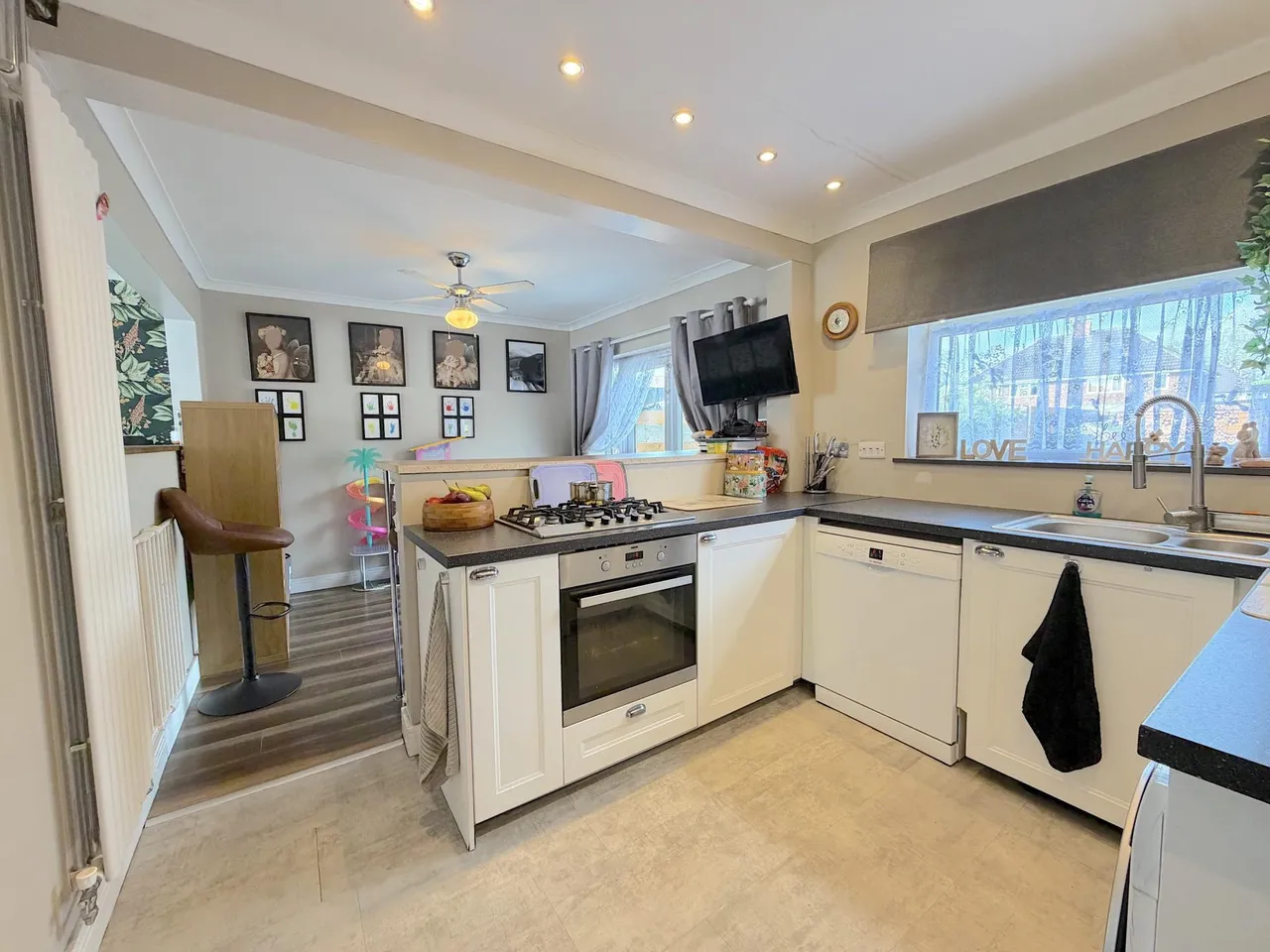 Duckhouse Road, Wednesfield, Wolverhampton, WV11, photo 4