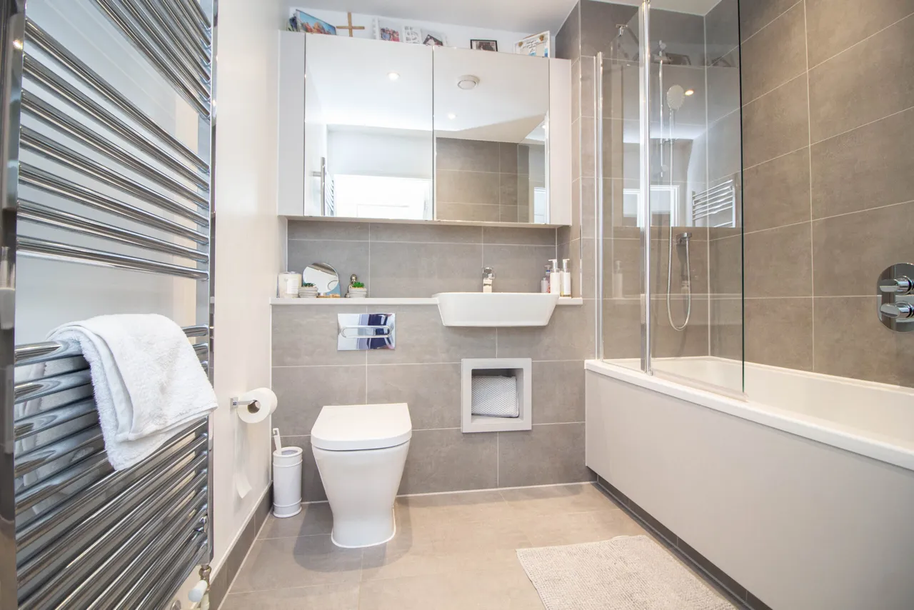 Oxhey Drive, South Oxhey, WD19, photo 9