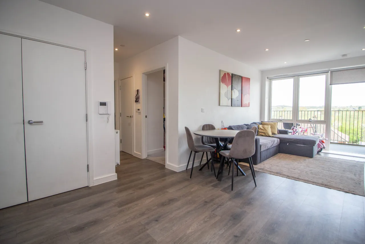 Oxhey Drive, South Oxhey, WD19, photo 7