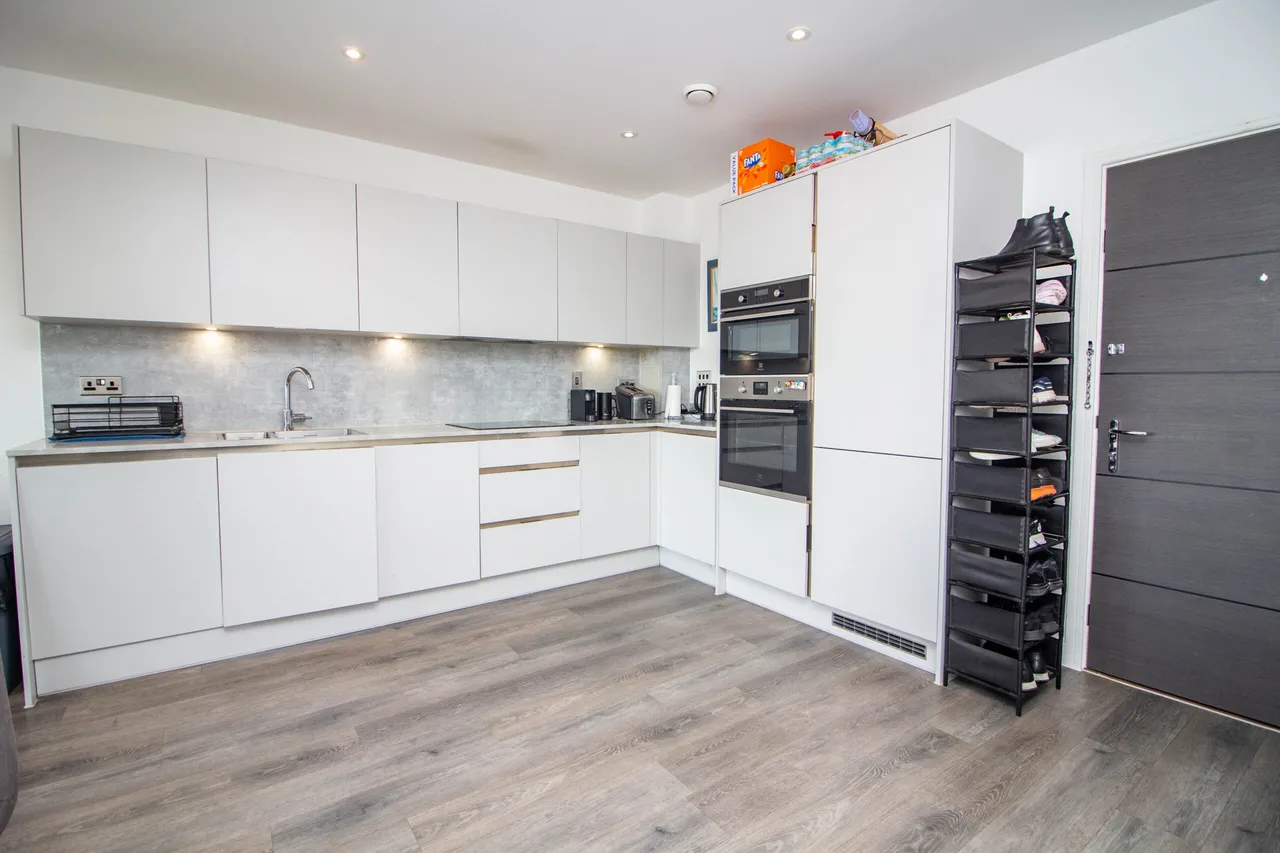 Oxhey Drive, South Oxhey, WD19, photo 2