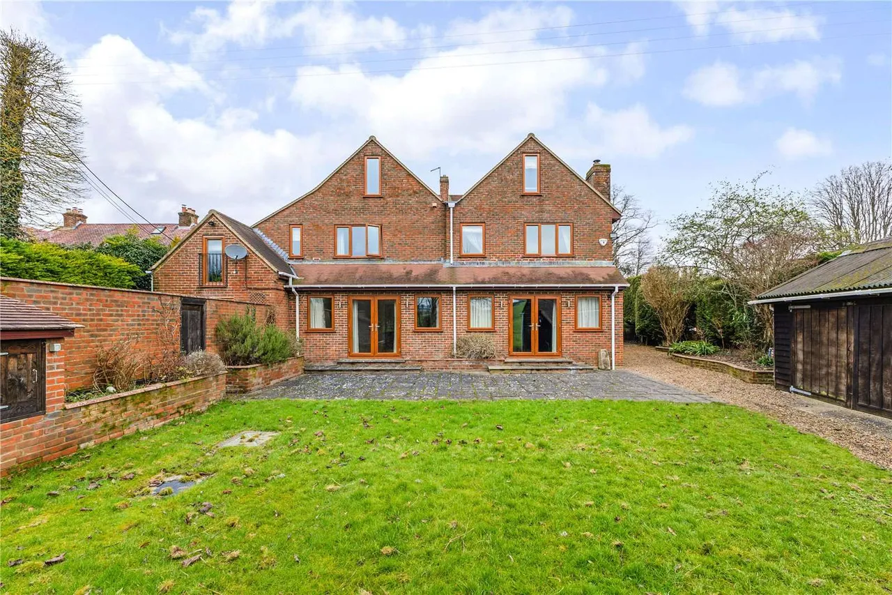 5 bed house to rent — Easton, Winchester, Hampshire, SO21 1EG