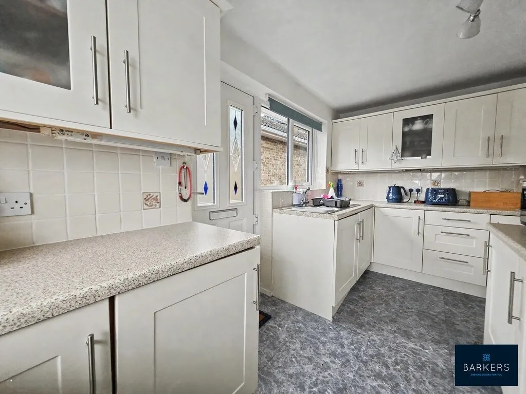 Fernlea Close, Heckmondwike, WF16, photo 10