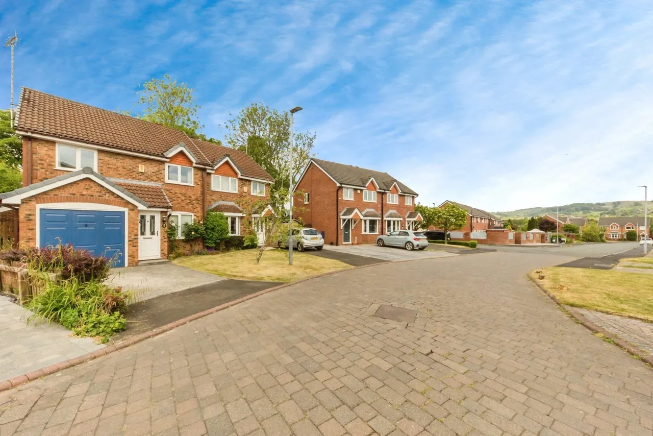 Thistleton Close, Macclesfield, Cheshire, SK11, photo 16
