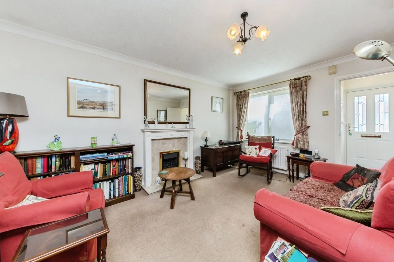Thistleton Close, Macclesfield, Cheshire, SK11, photo 2