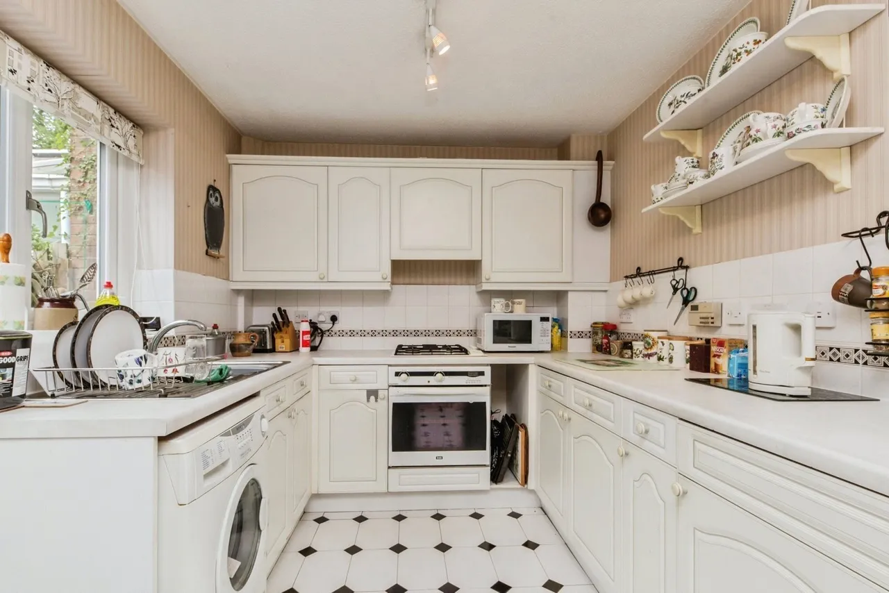 Thistleton Close, Macclesfield, Cheshire, SK11, photo 3