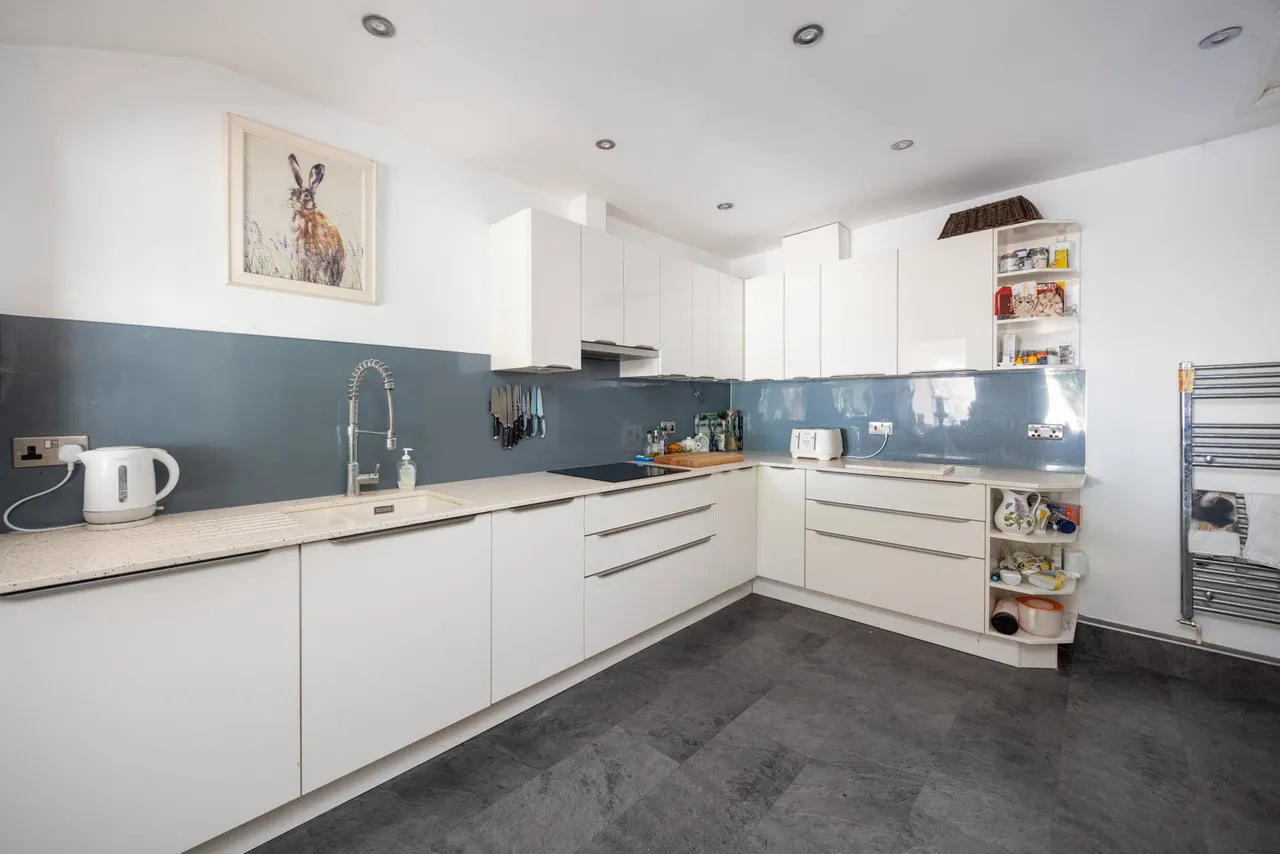 Place Road, Melksham, SN12, photo 10