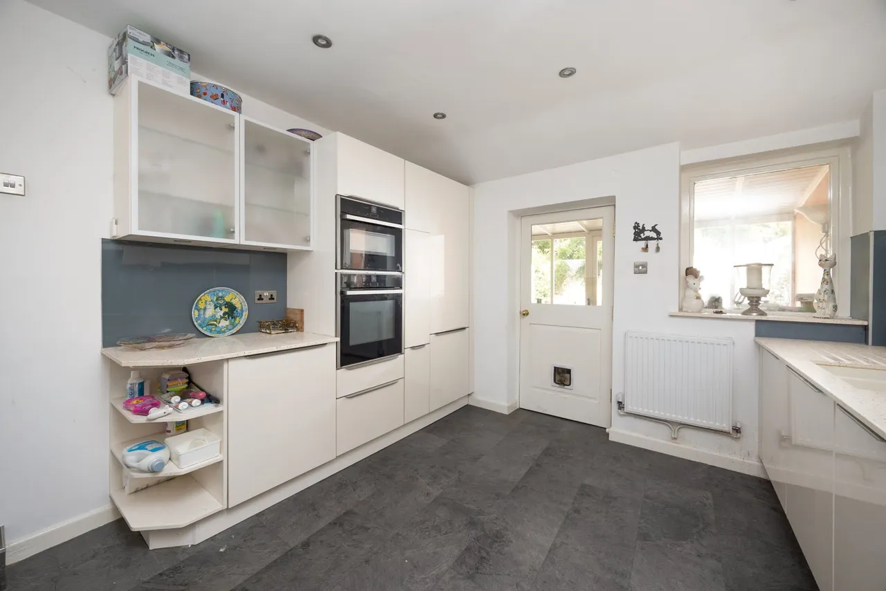 Place Road, Melksham, SN12, photo 11