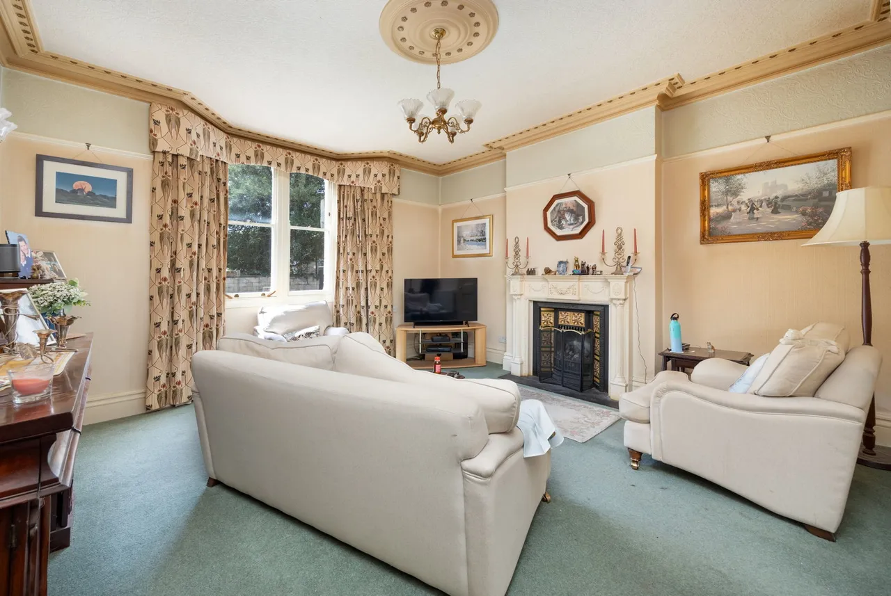 Place Road, Melksham, SN12, photo 6