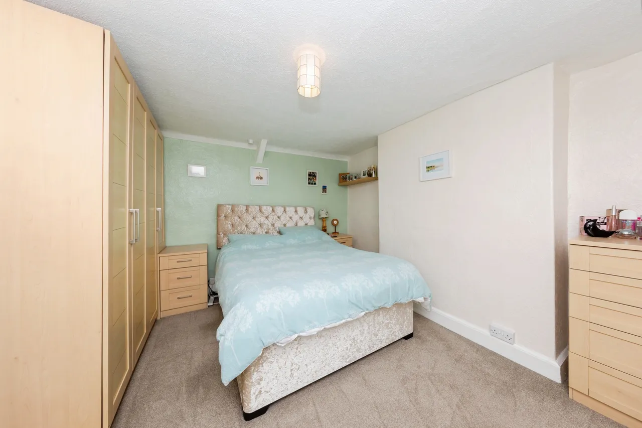 Tenby Road, Carmarthen, photo 11