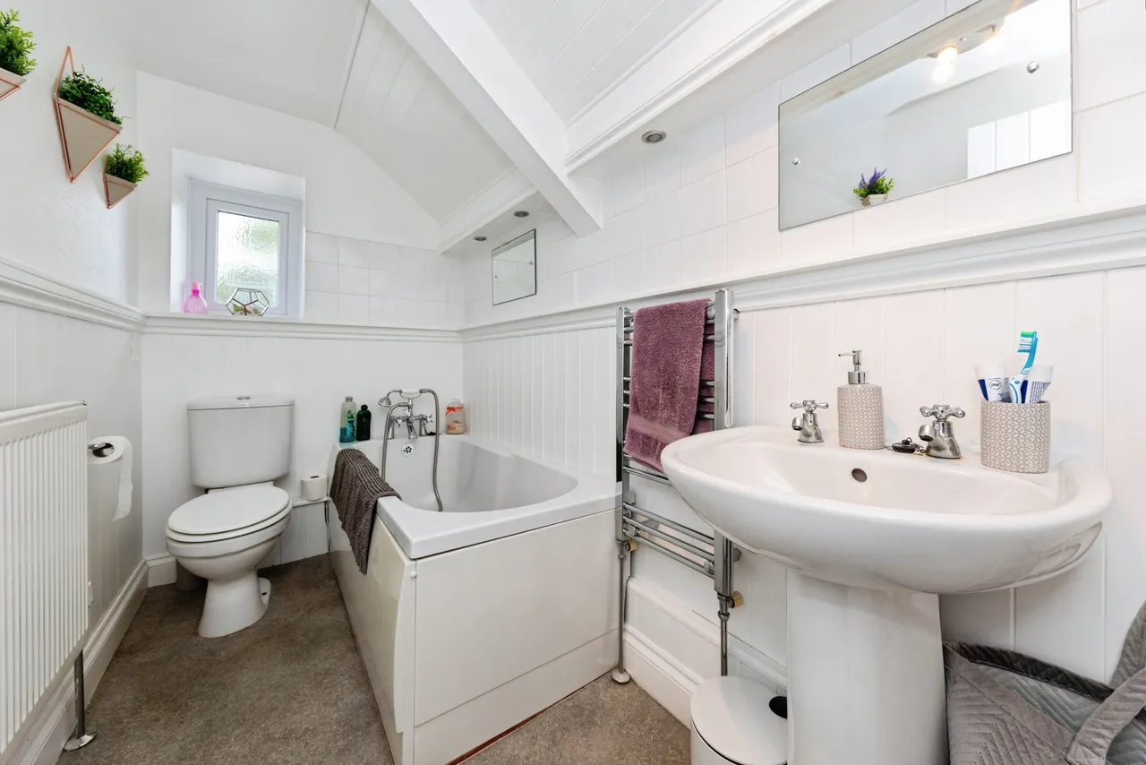 Tenby Road, Carmarthen, photo 8