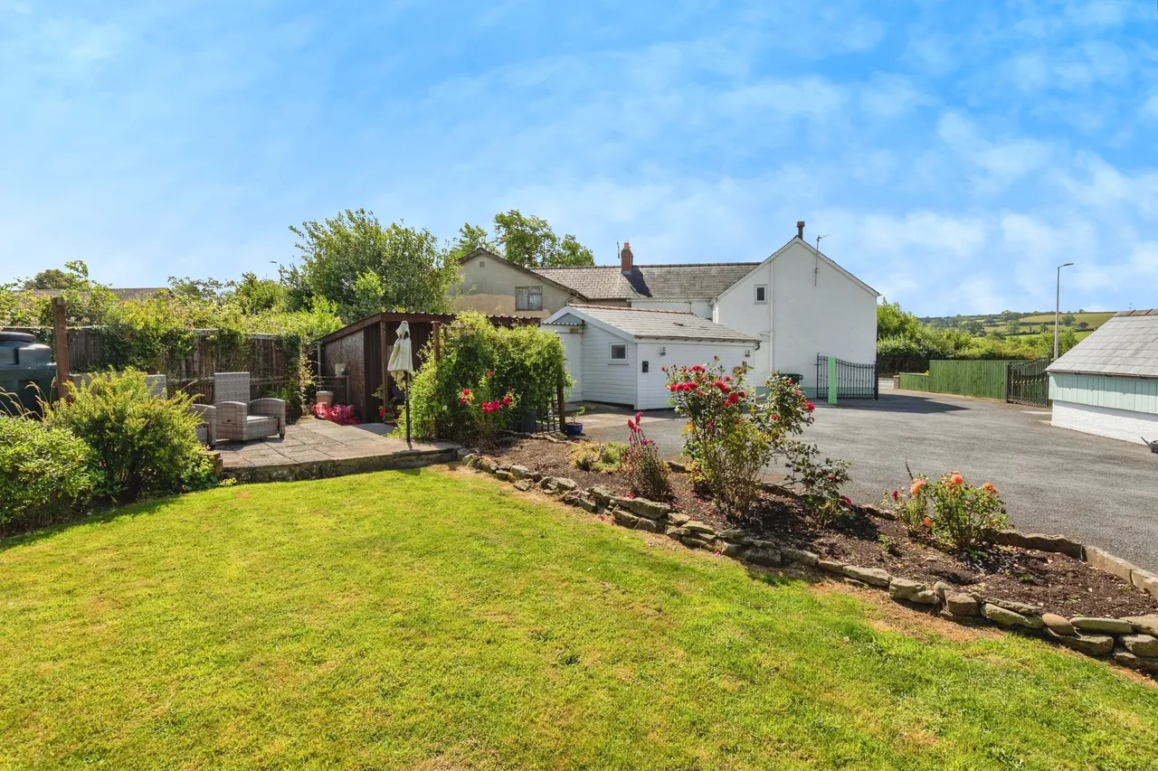 Tenby Road, Carmarthen, photo 2