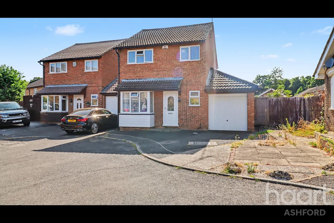 3 bed house for sale, Hawks Way, Ashford, TN23