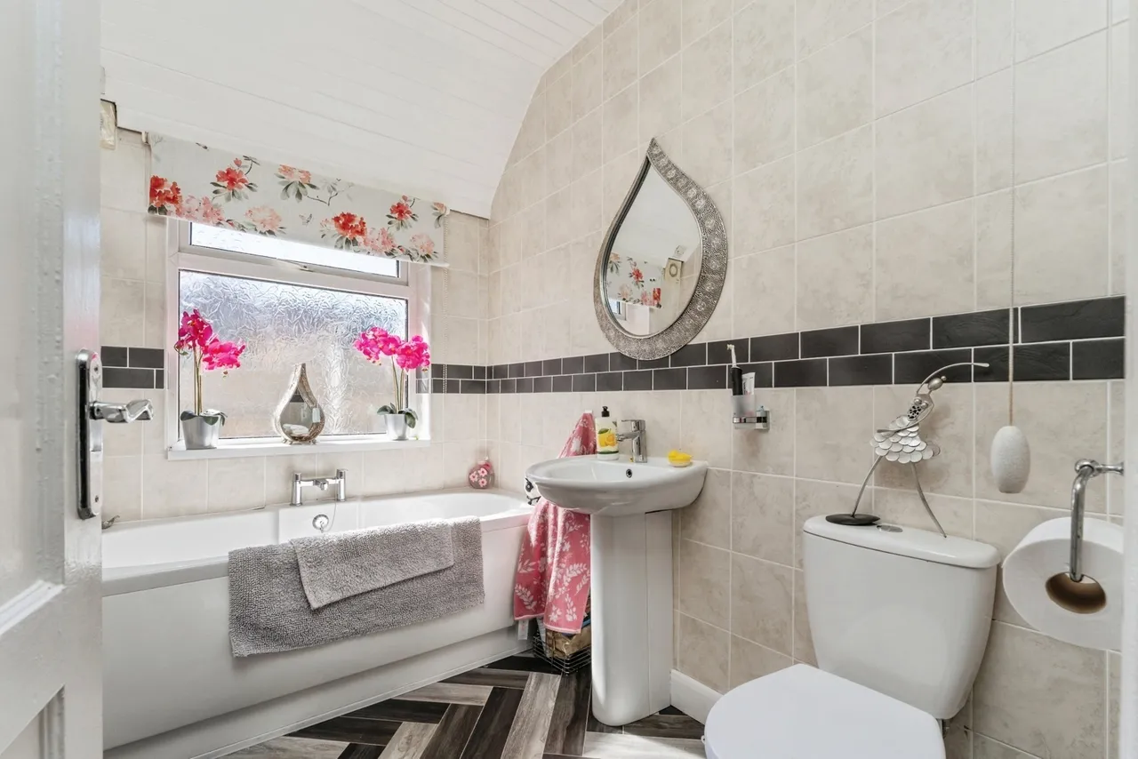 Beach Avenue, Prestatyn, LL19, photo 16