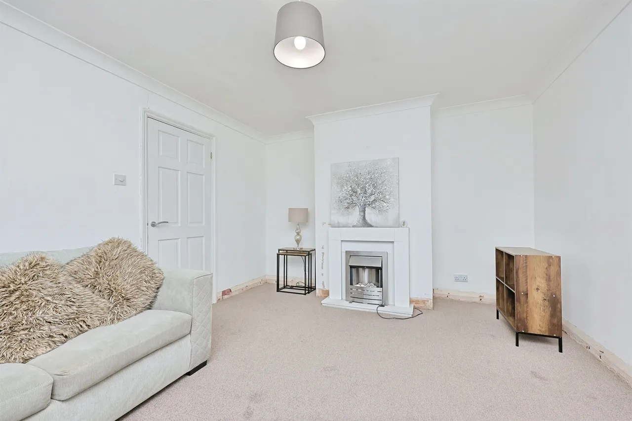 Newfields, Sporle, PE32, photo 2