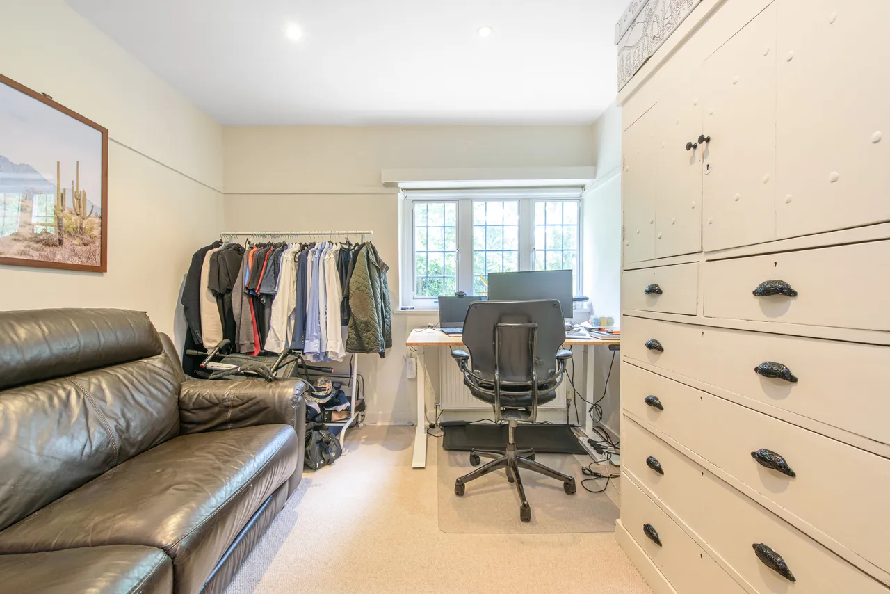 23a Waterlow Court, Heath Close, London, photo 6