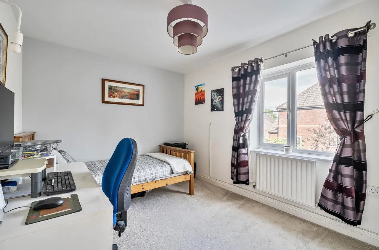 Cresswell Drive, Hilperton, BA14, photo 17