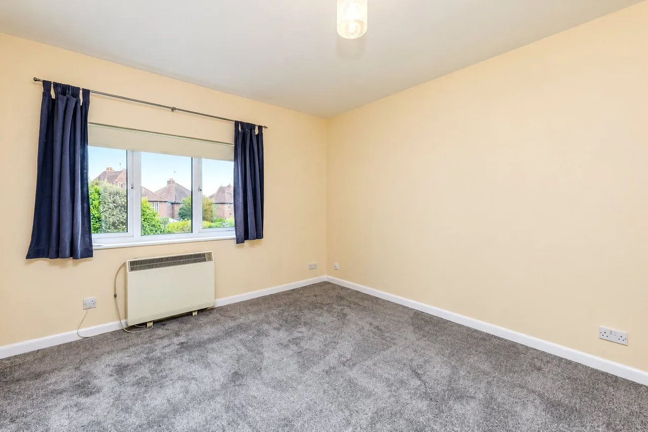 Cedars Court, The Cedars, GU1, photo 2