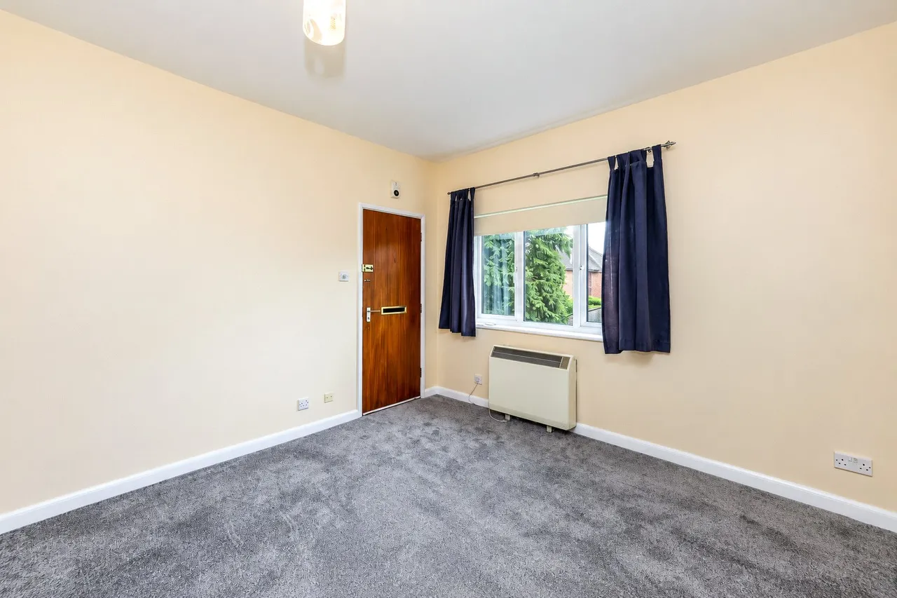 Cedars Court, The Cedars, GU1, photo 3