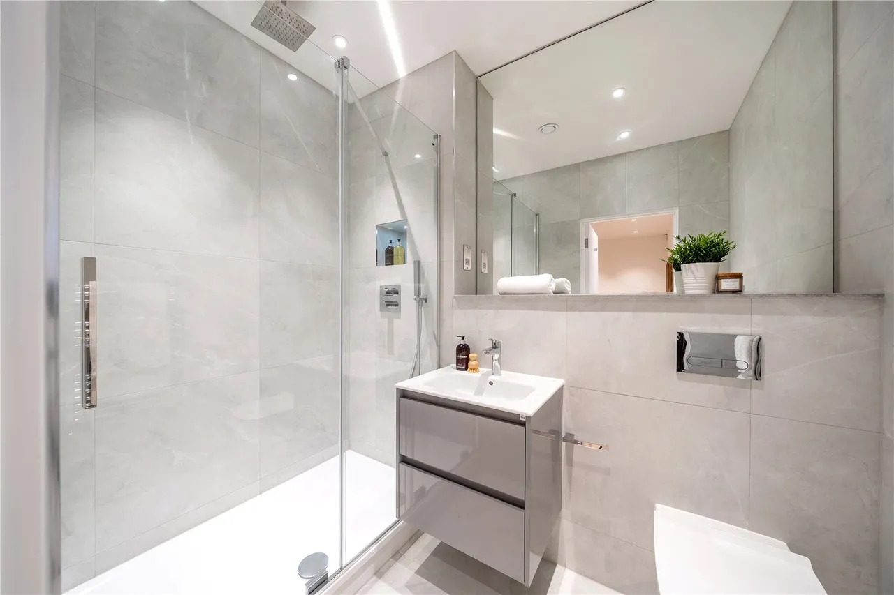 Green Lane, HA6, photo 8