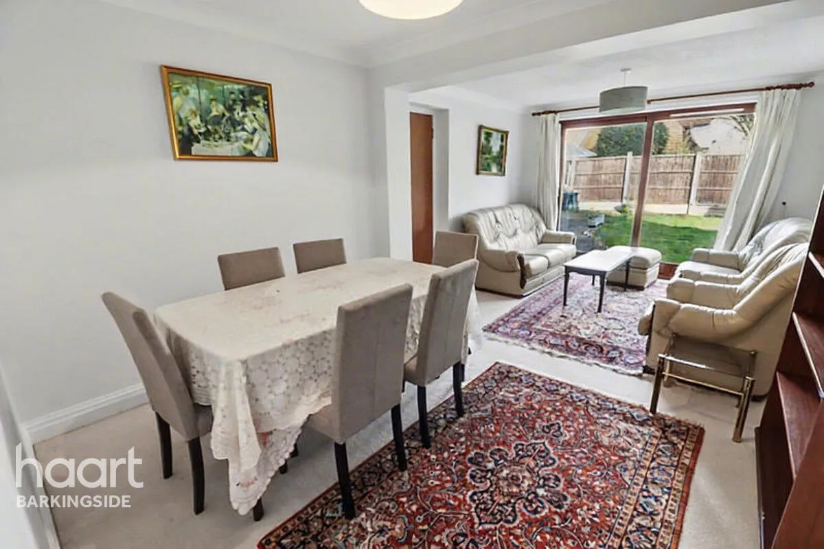 Peel Place, Clayhall, IG5, photo 11