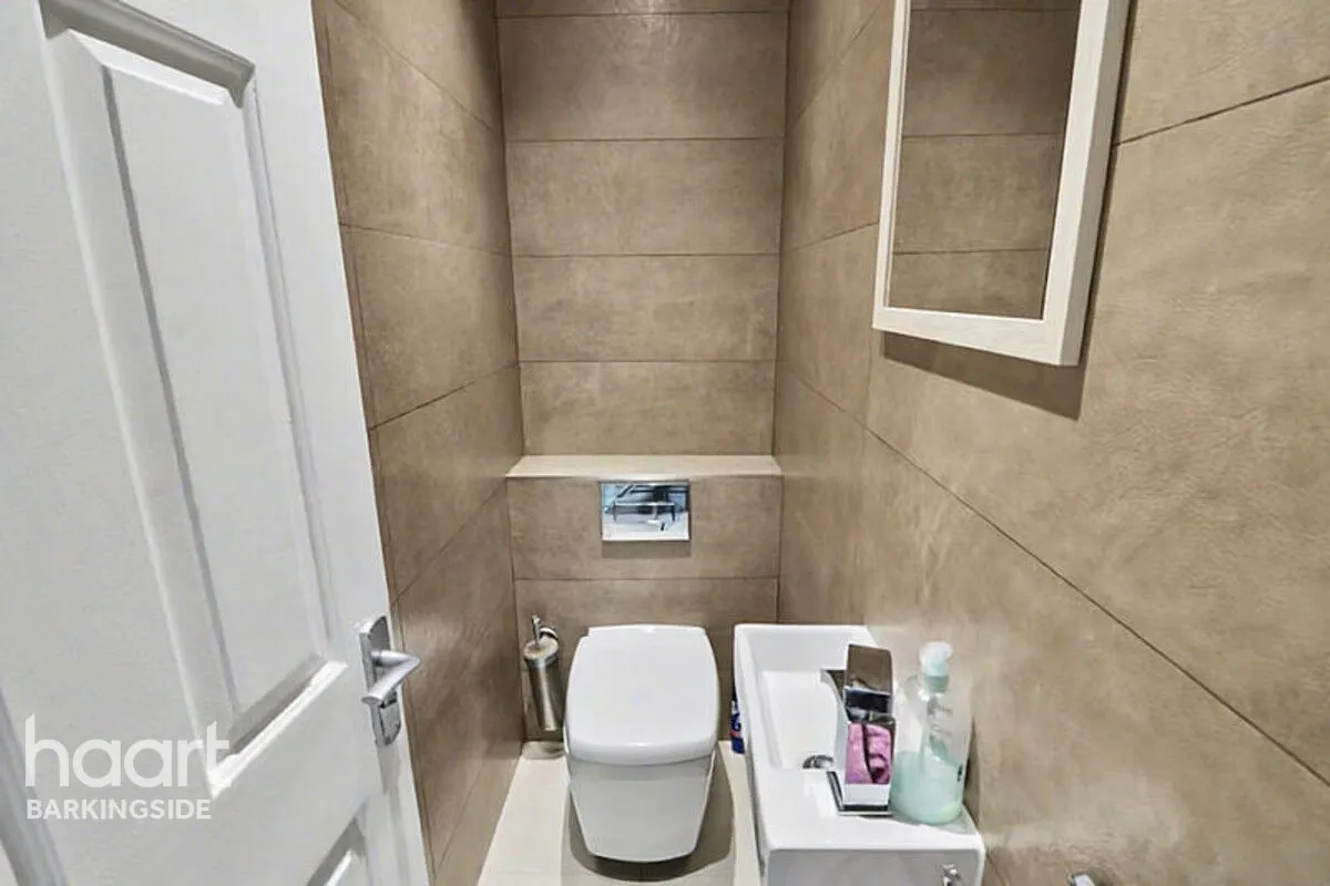 Peel Place, Clayhall, IG5, photo 8
