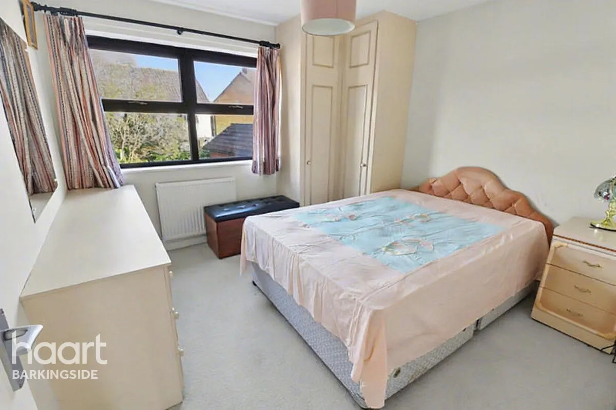 Peel Place, Clayhall, IG5, photo 14