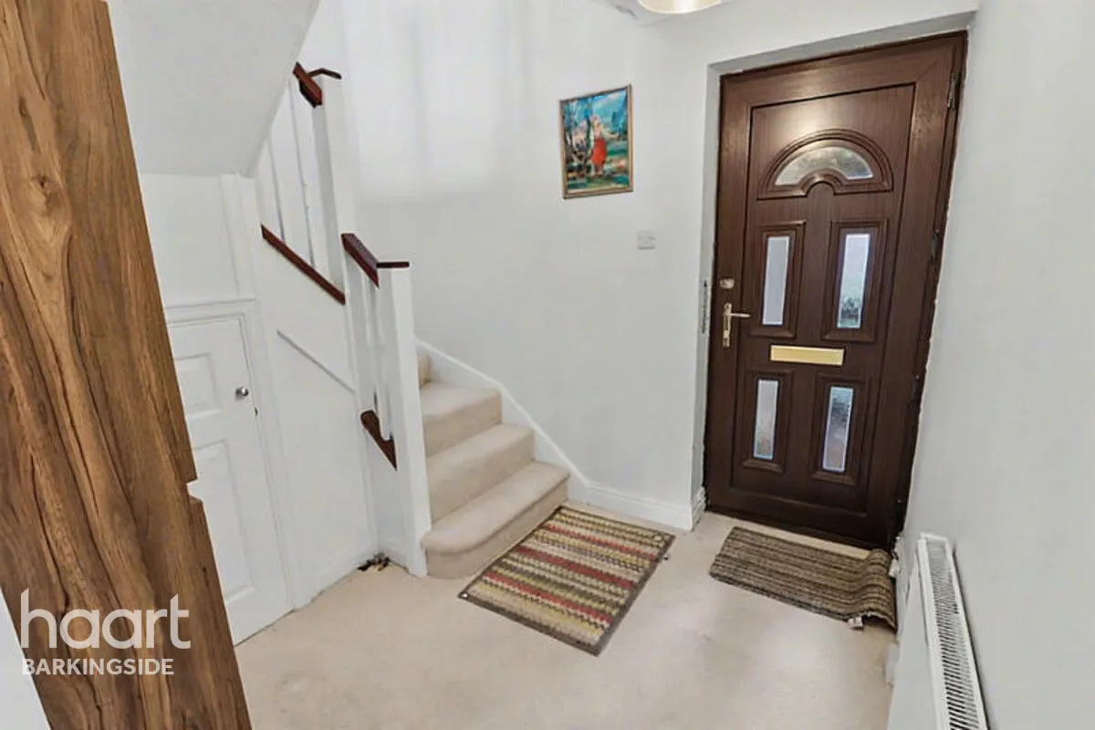 Peel Place, Clayhall, IG5, photo 4