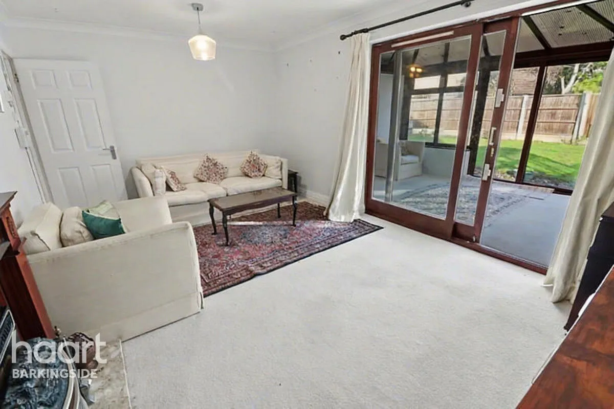 Peel Place, Clayhall, IG5, photo 12