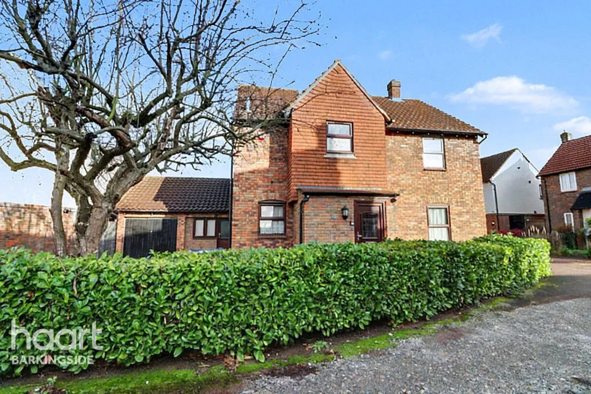 Peel Place, Clayhall, IG5, photo 22