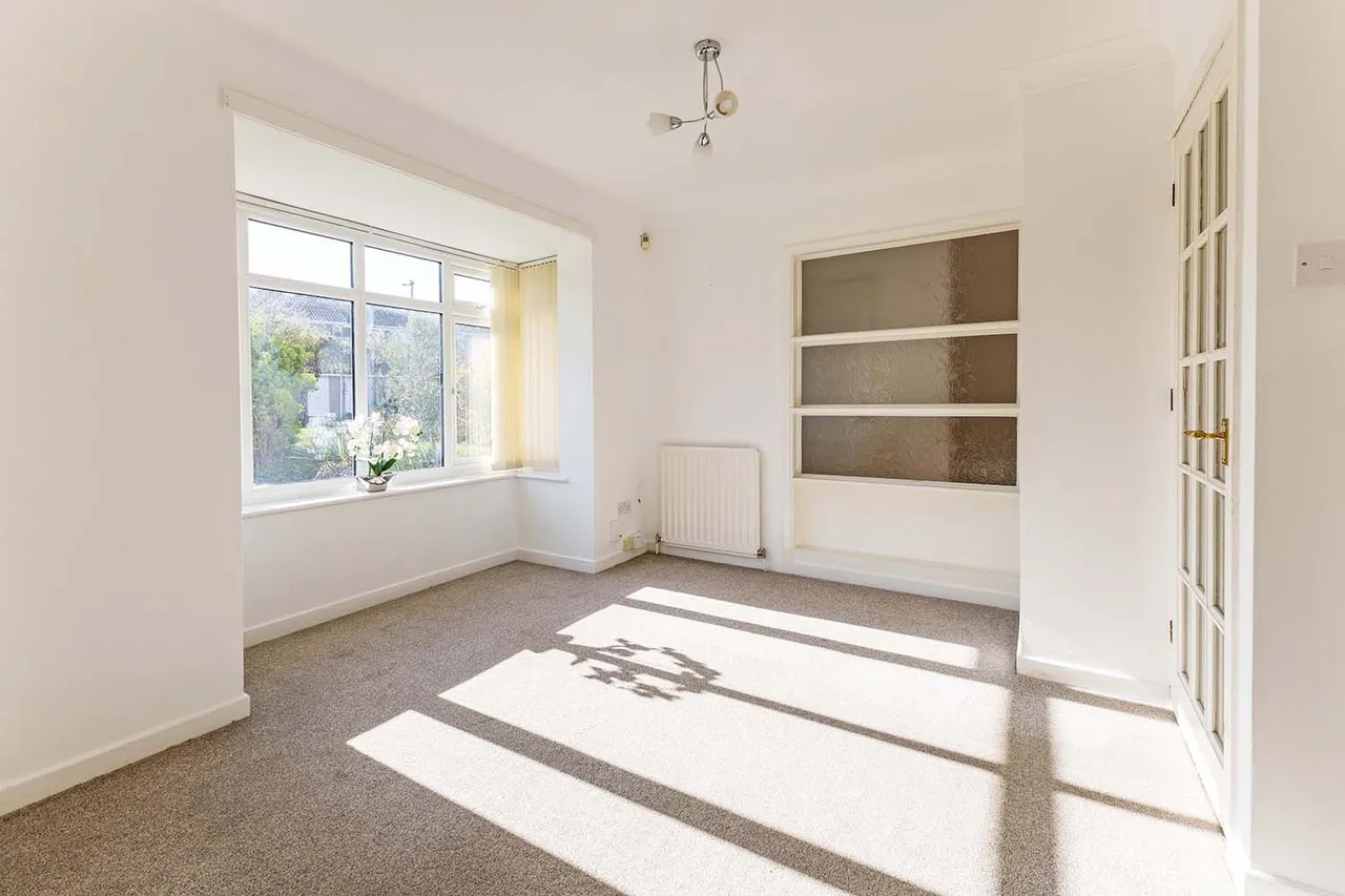 Lyneham Gardens, Cranbrook Drive, Maidenhead, Berkshire, photo 12