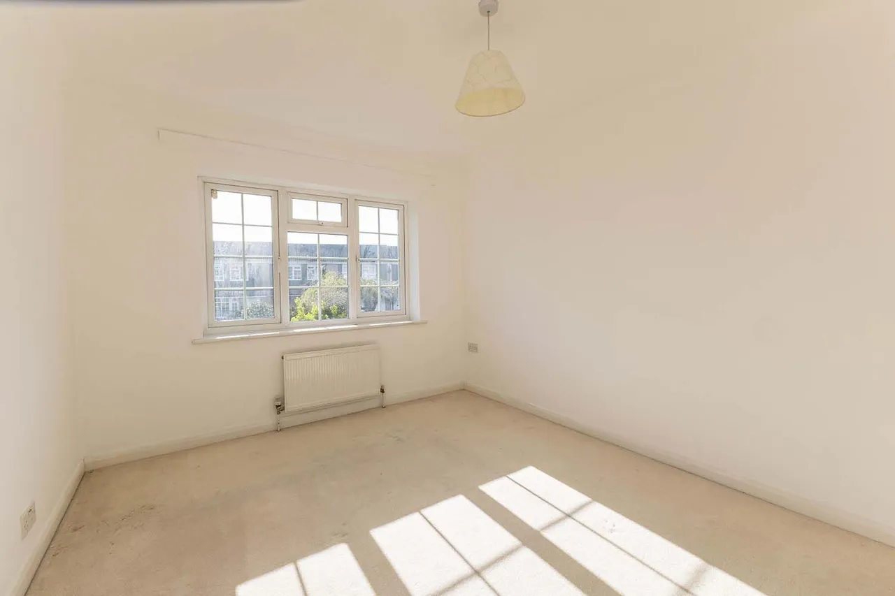 Lyneham Gardens, Cranbrook Drive, Maidenhead, Berkshire, photo 18