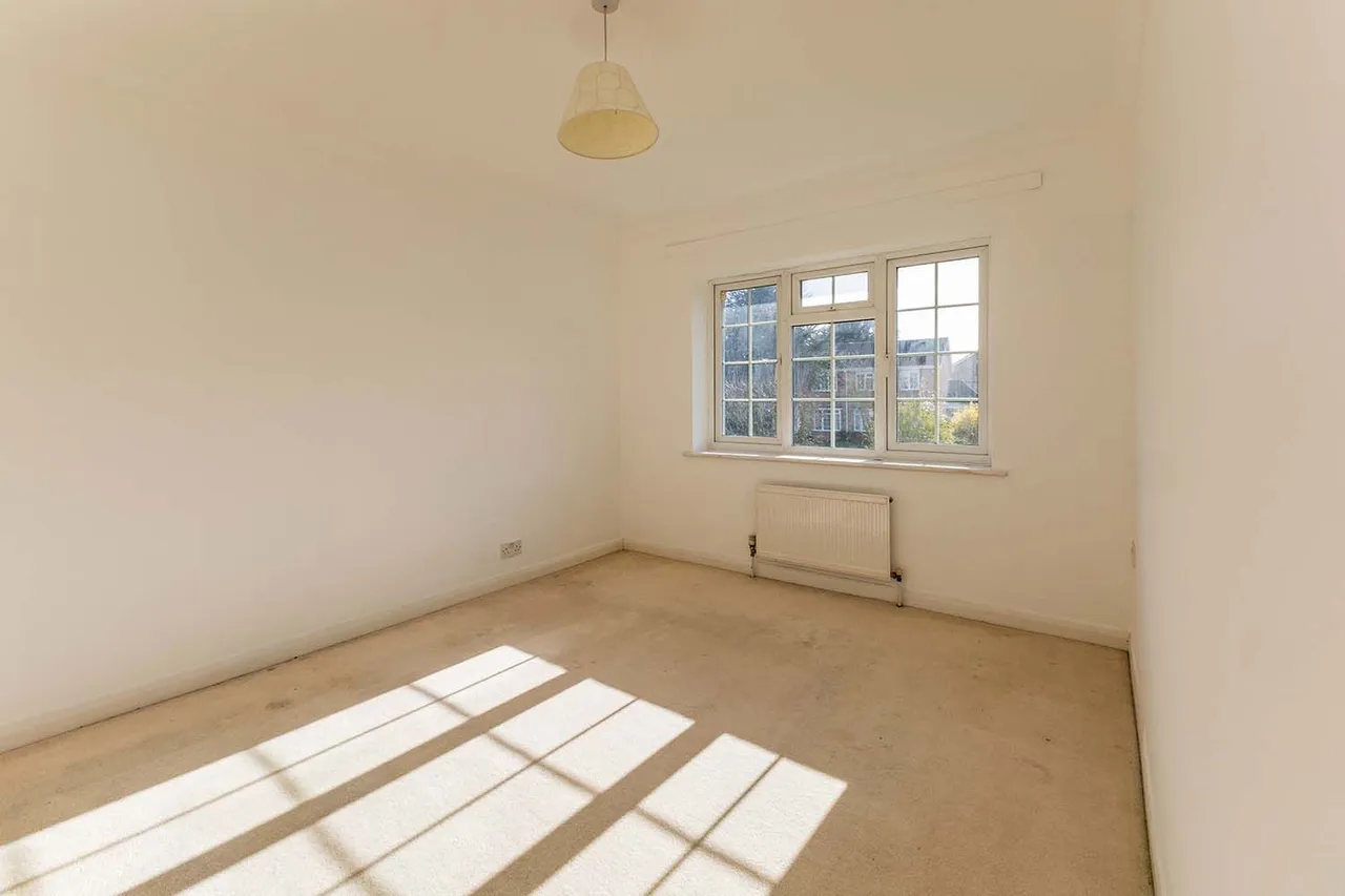 Lyneham Gardens, Cranbrook Drive, Maidenhead, Berkshire, photo 17