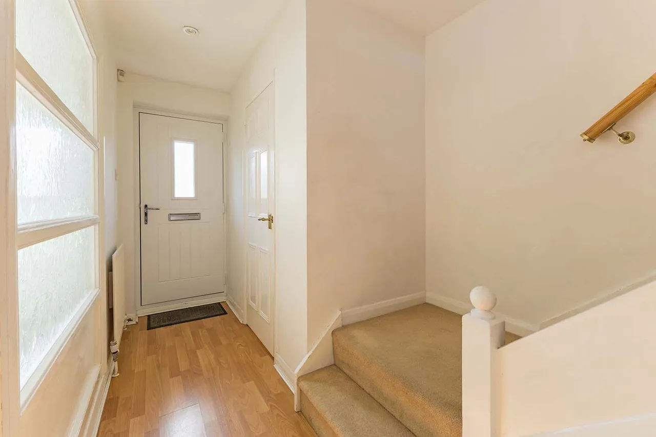 Lyneham Gardens, Cranbrook Drive, Maidenhead, Berkshire, photo 15
