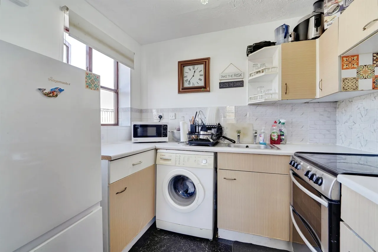 Redwood Grove, Bedford, MK42, photo 7