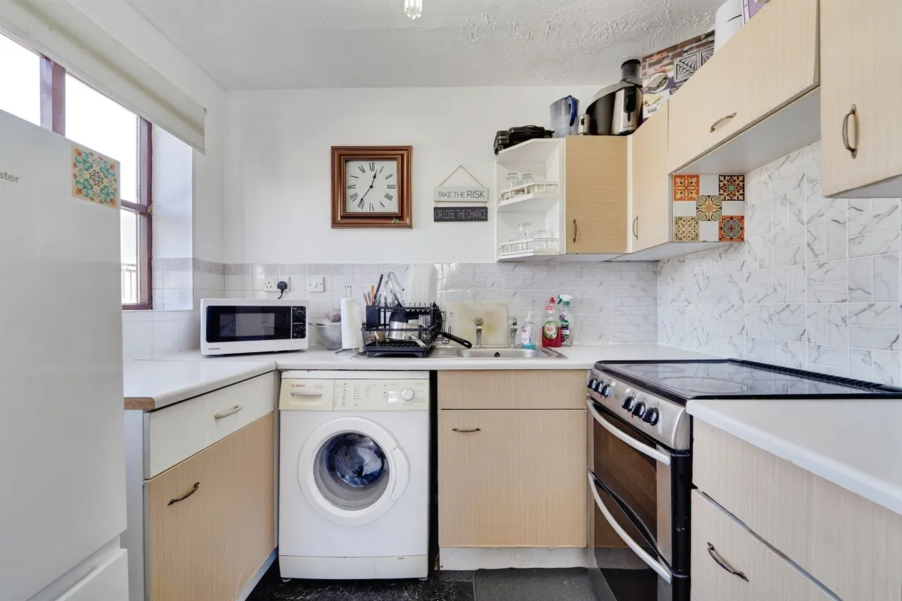 Redwood Grove, Bedford, MK42, photo 6
