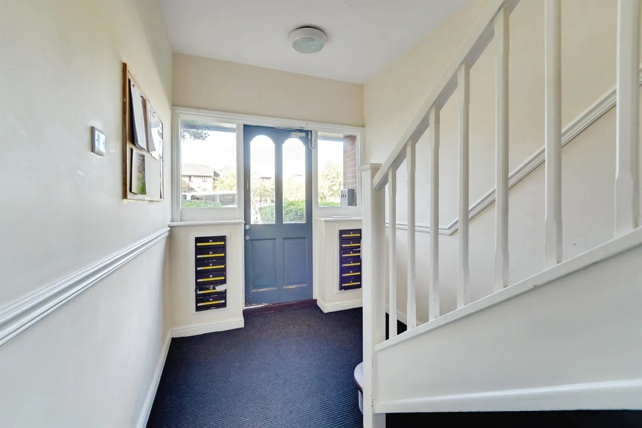 Redwood Grove, Bedford, MK42, photo 19