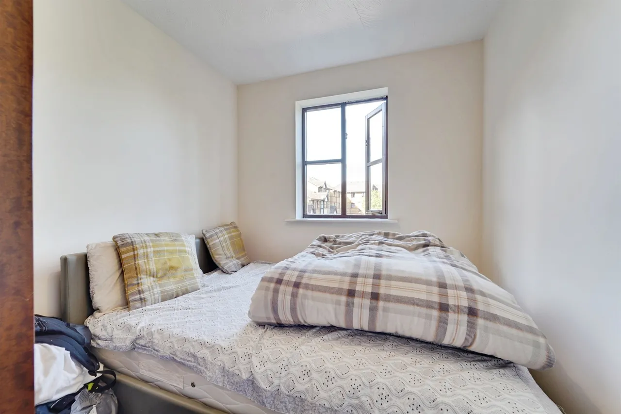 Redwood Grove, Bedford, MK42, photo 12