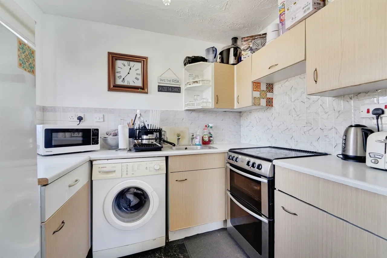 Redwood Grove, Bedford, MK42, photo 5