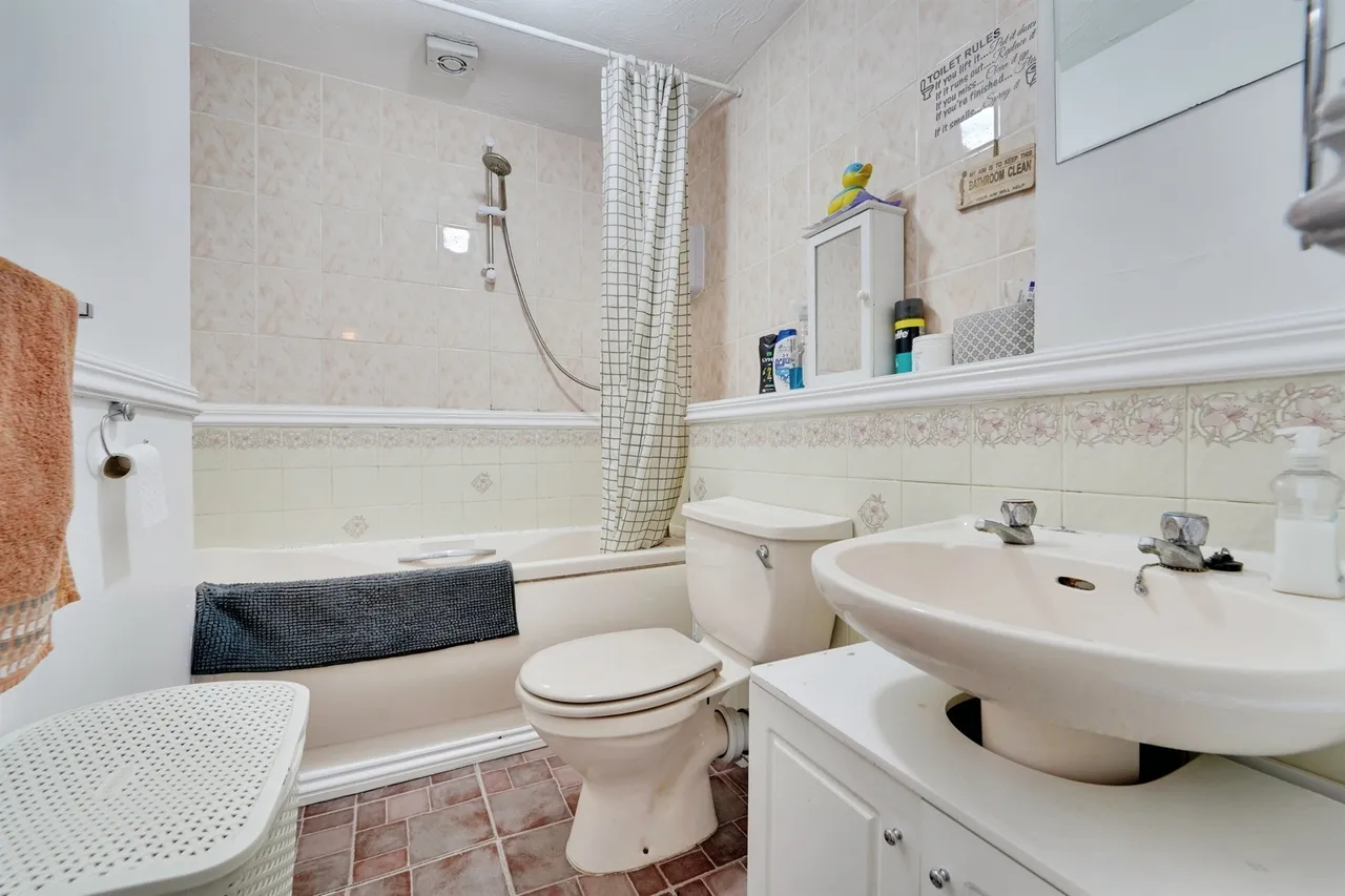Redwood Grove, Bedford, MK42, photo 13