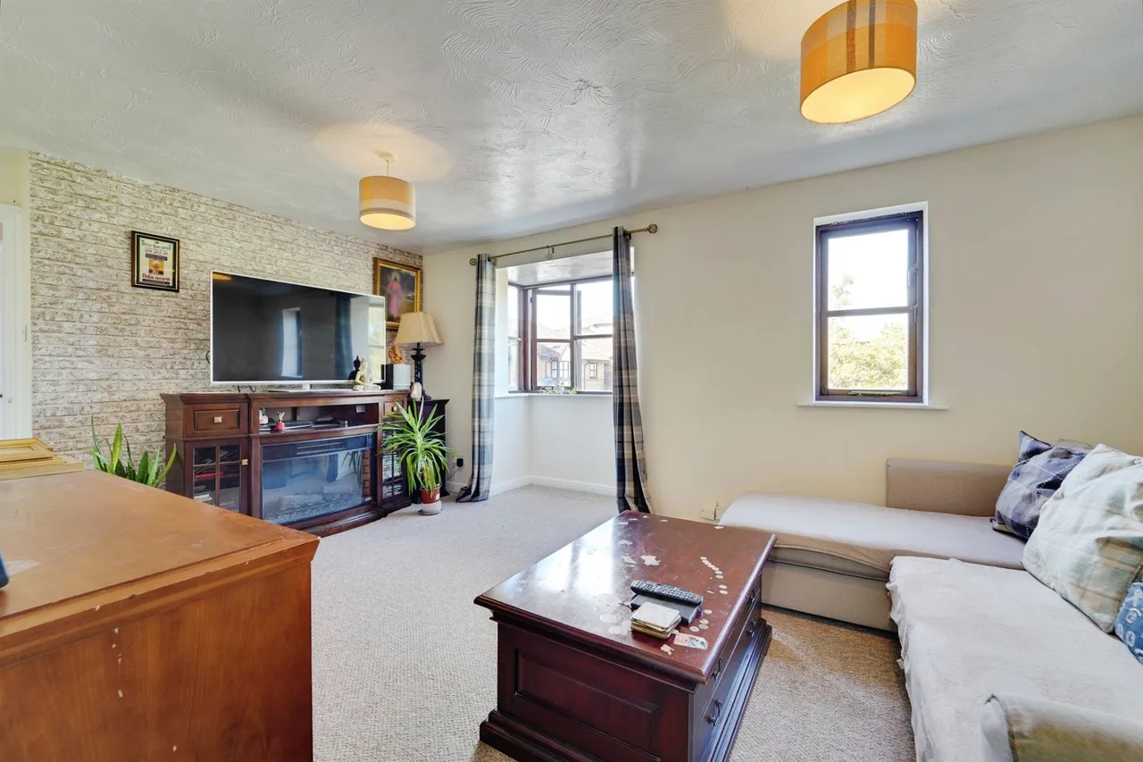 Redwood Grove, Bedford, MK42, photo 3