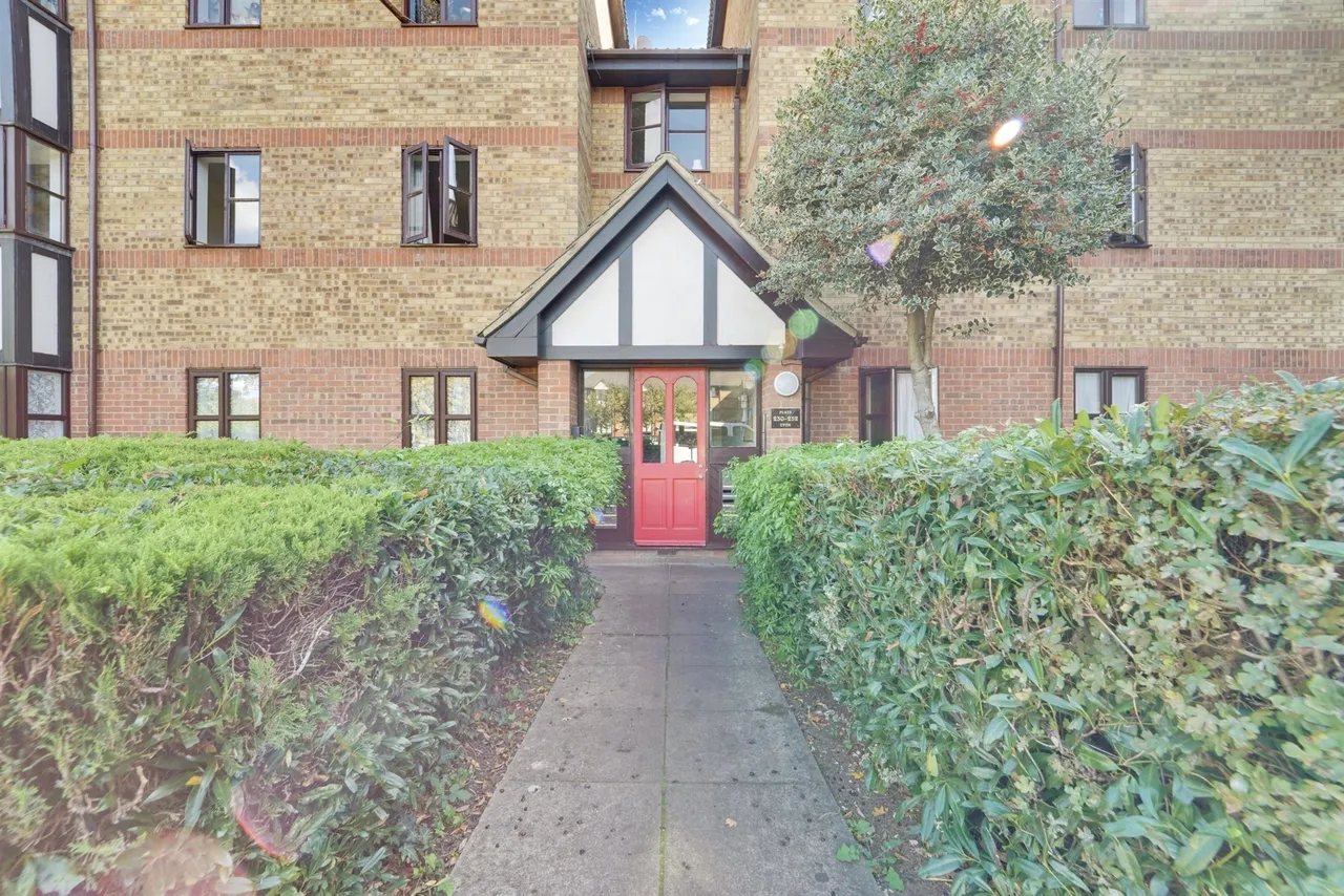 Redwood Grove, Bedford, MK42, photo 20