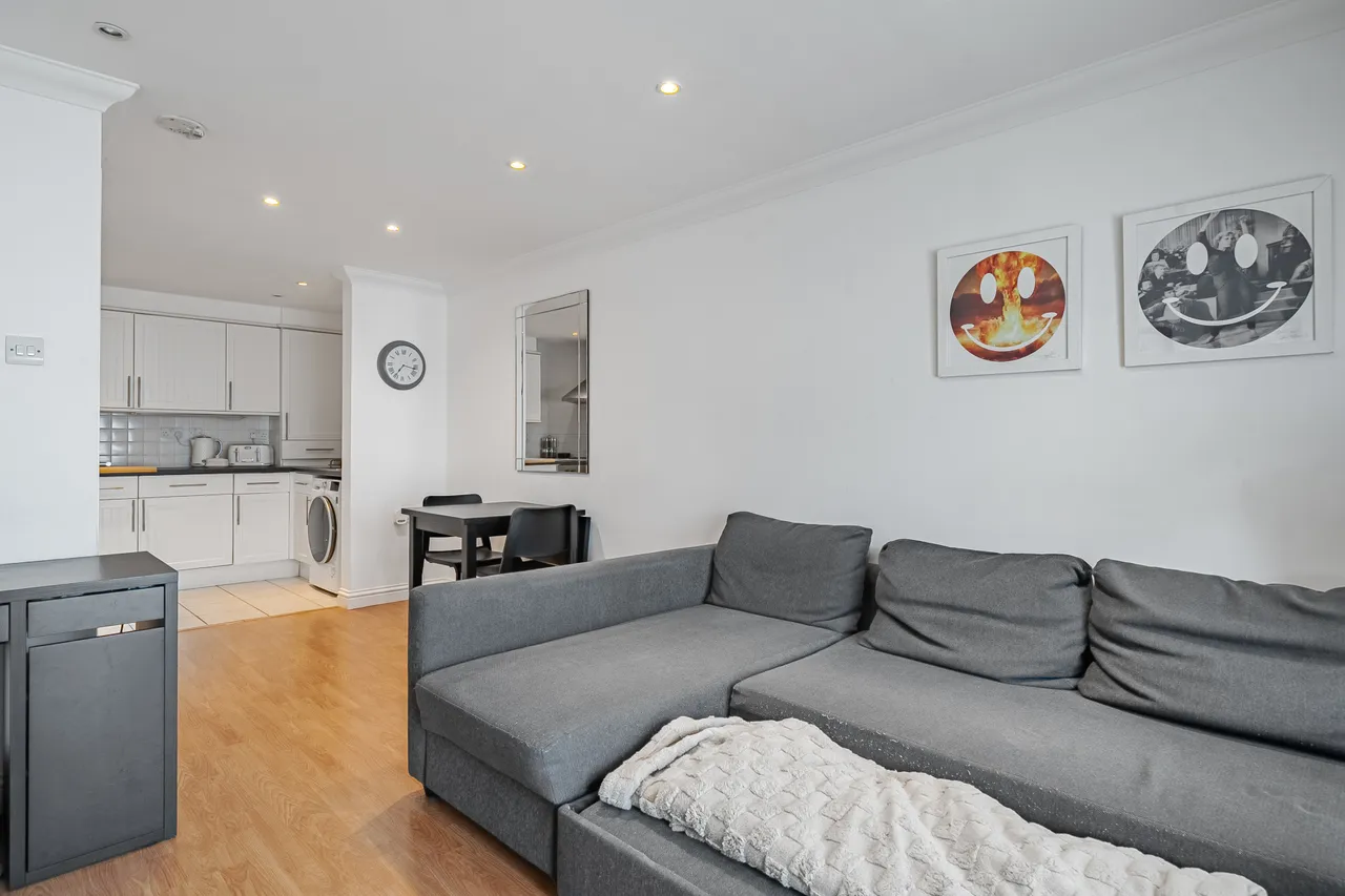 Guildford Street, Chertsey, KT16, photo 4