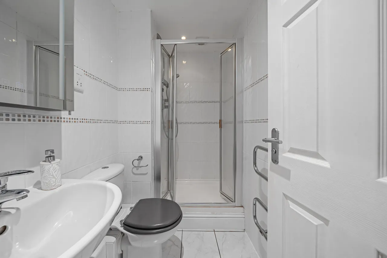 Guildford Street, Chertsey, KT16, photo 12