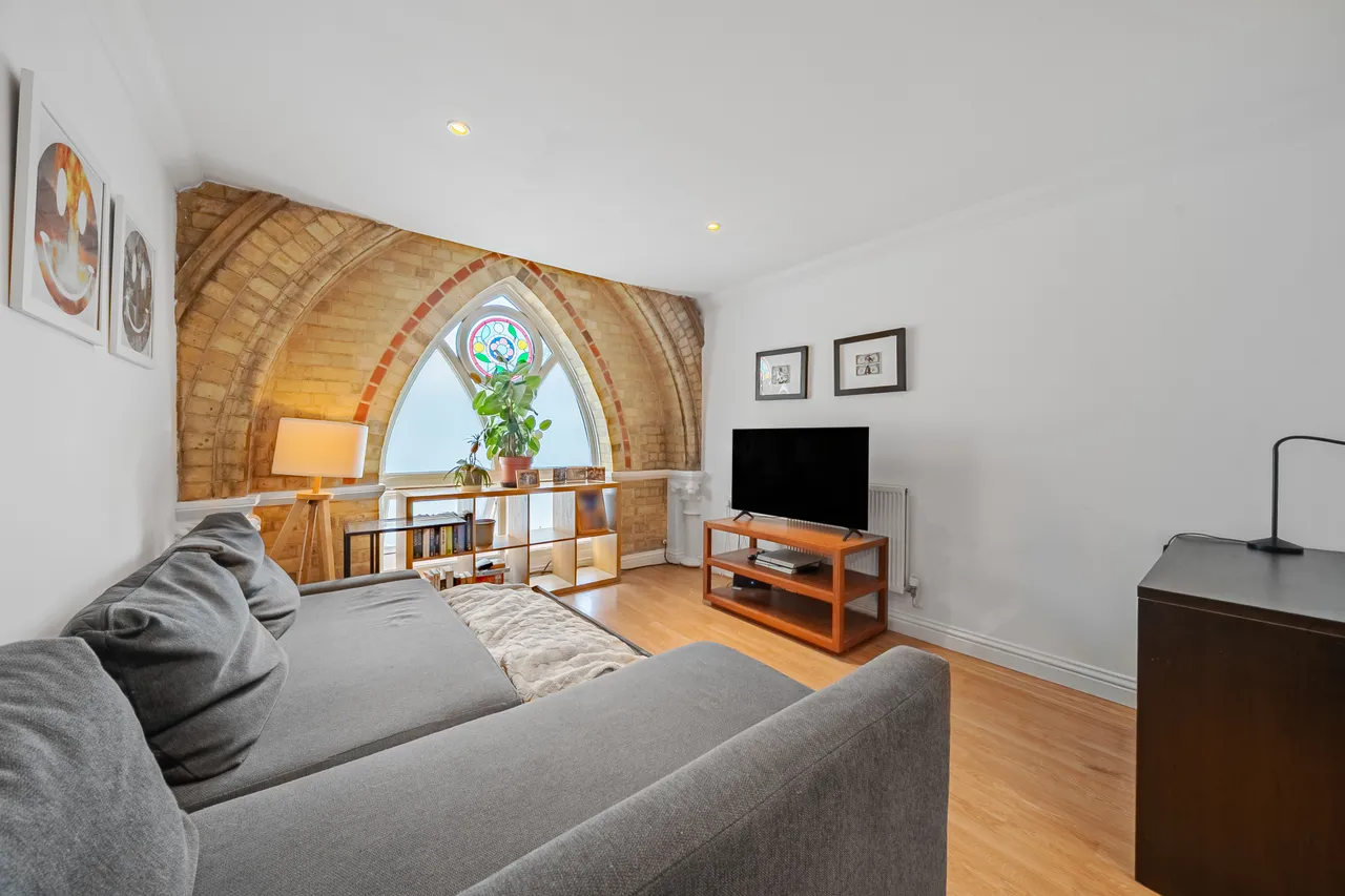 Guildford Street, Chertsey, KT16, photo 2