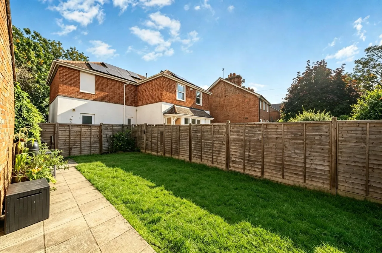 Guildford Street, Chertsey, KT16, photo 15